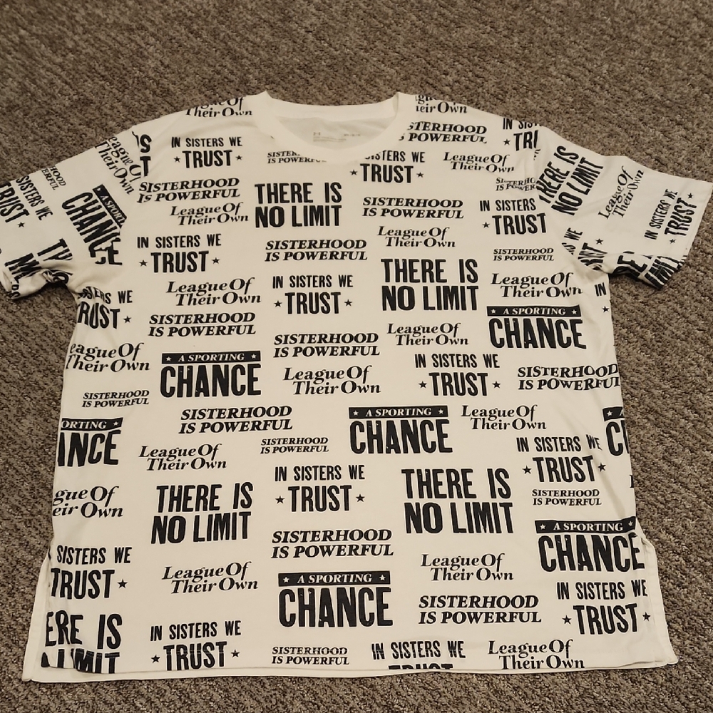 Under Armour International Womens Day Graphic T Size Medium PTP 25 Inches.